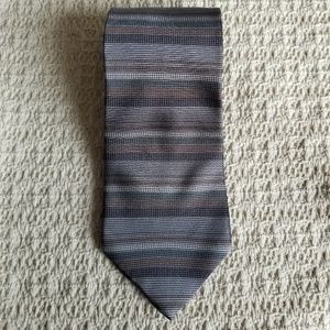 5/$20 DKNY Mens necktie 100%silk striped